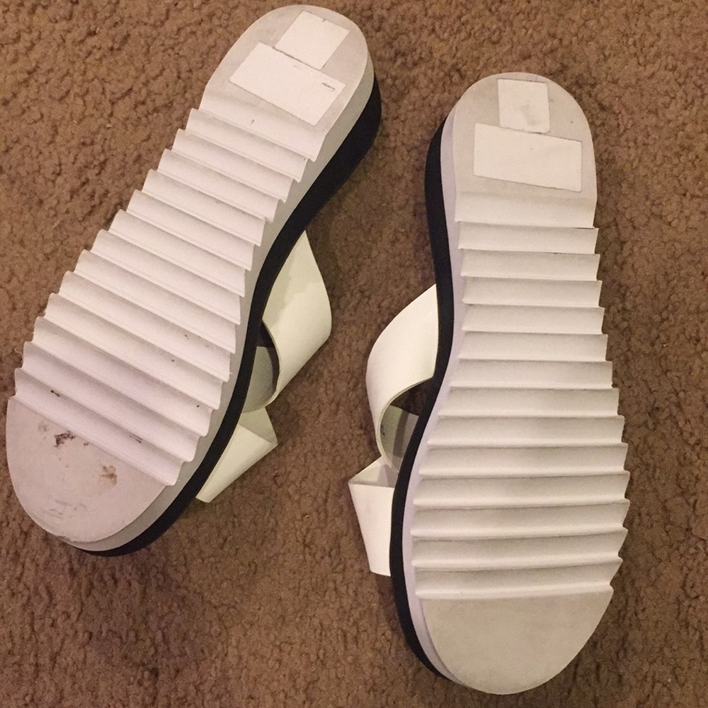 Platform sandals - Picture 2 of 2